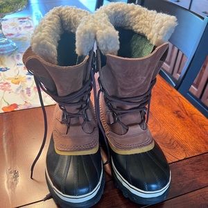 Sorel caribou Women’s size 7.5 boots worn once or twice!